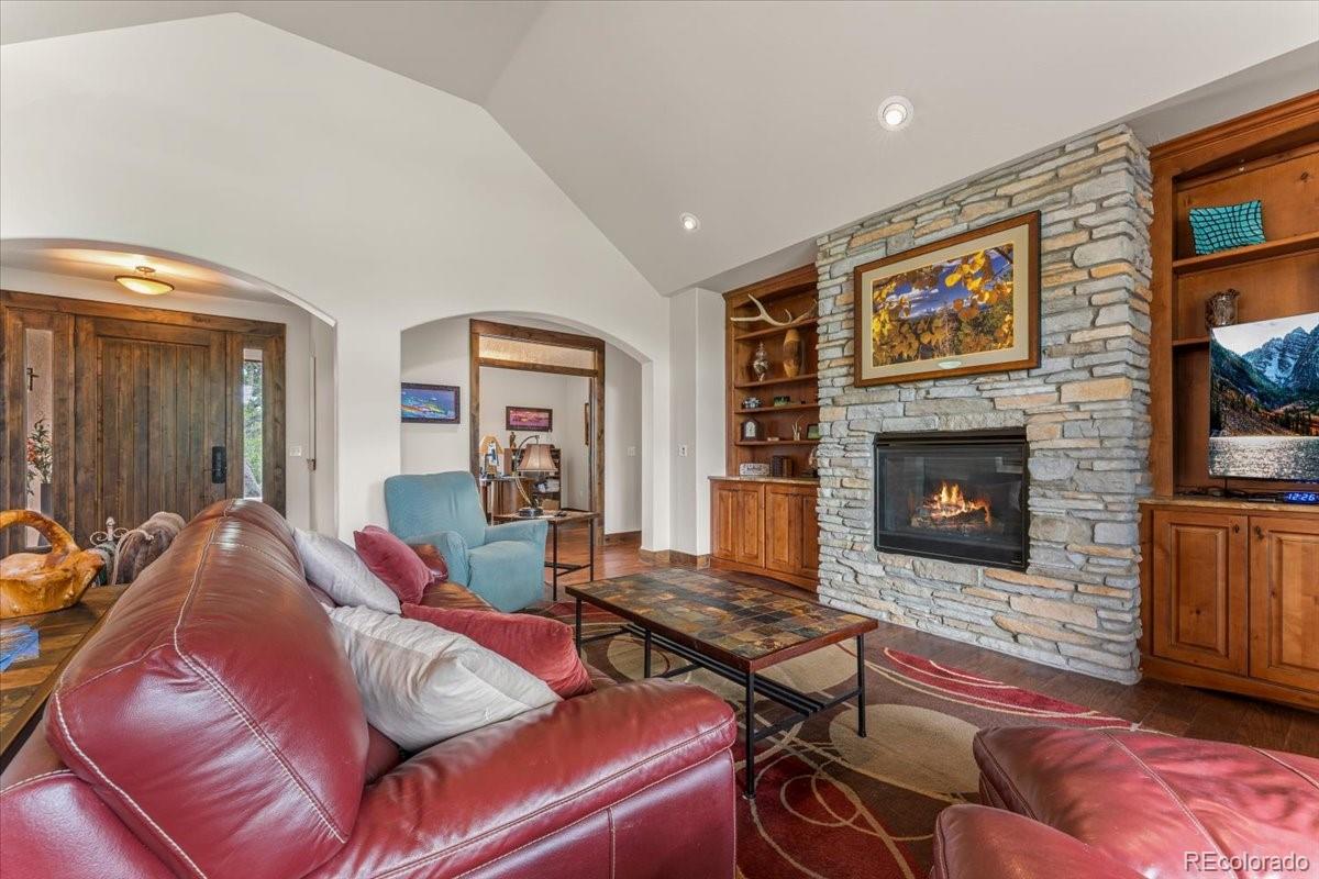1524 Fox Acres Dr W Unit: 412
