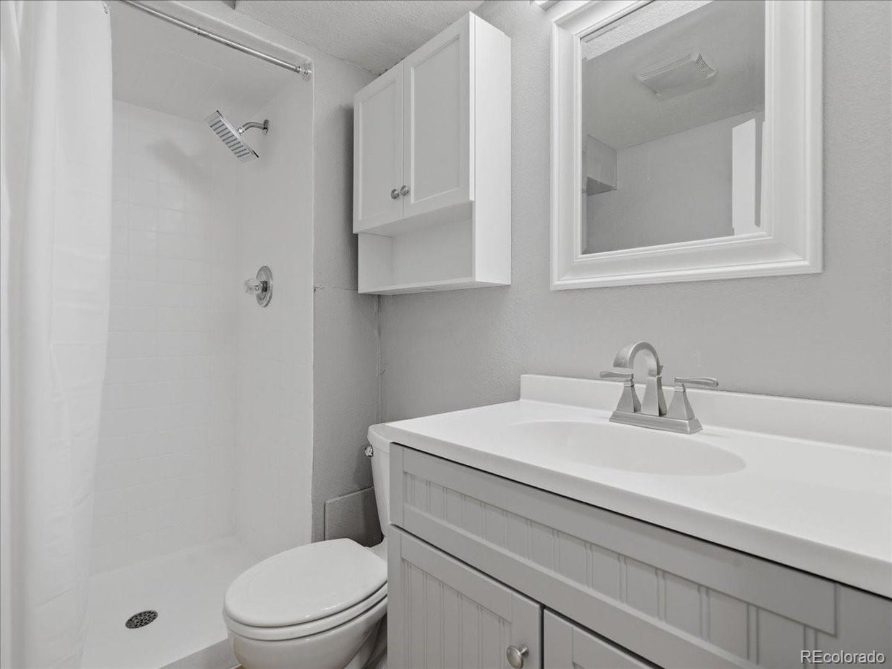 1829 Crestmore Pl