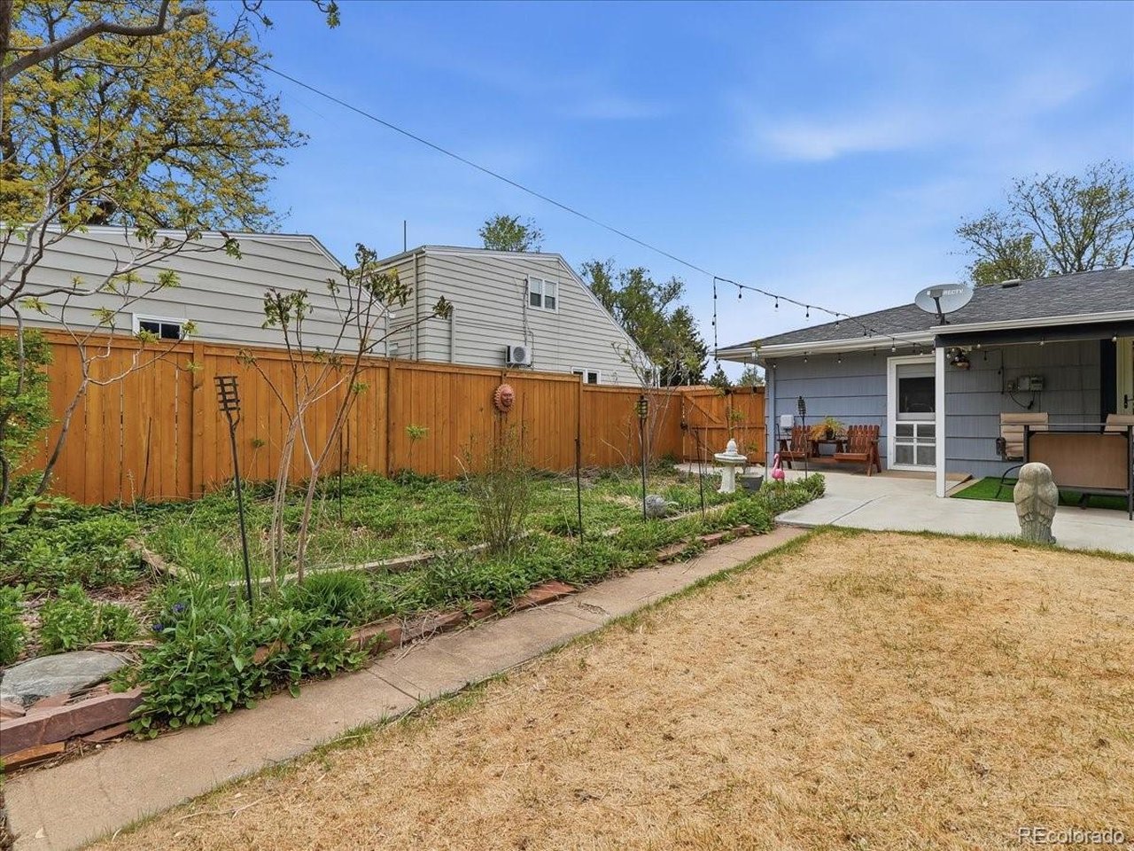 1829 Crestmore Pl