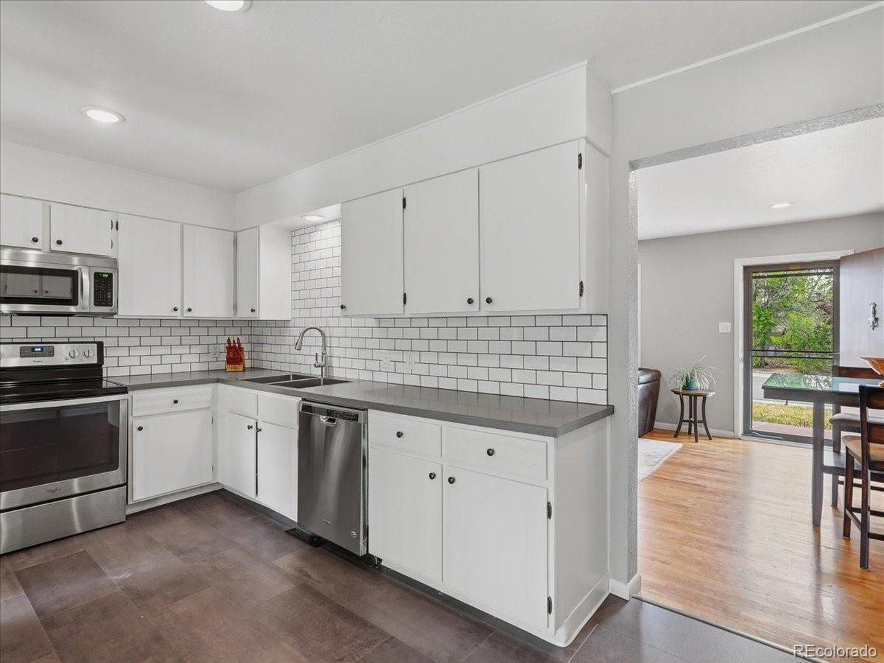 1829 Crestmore Pl