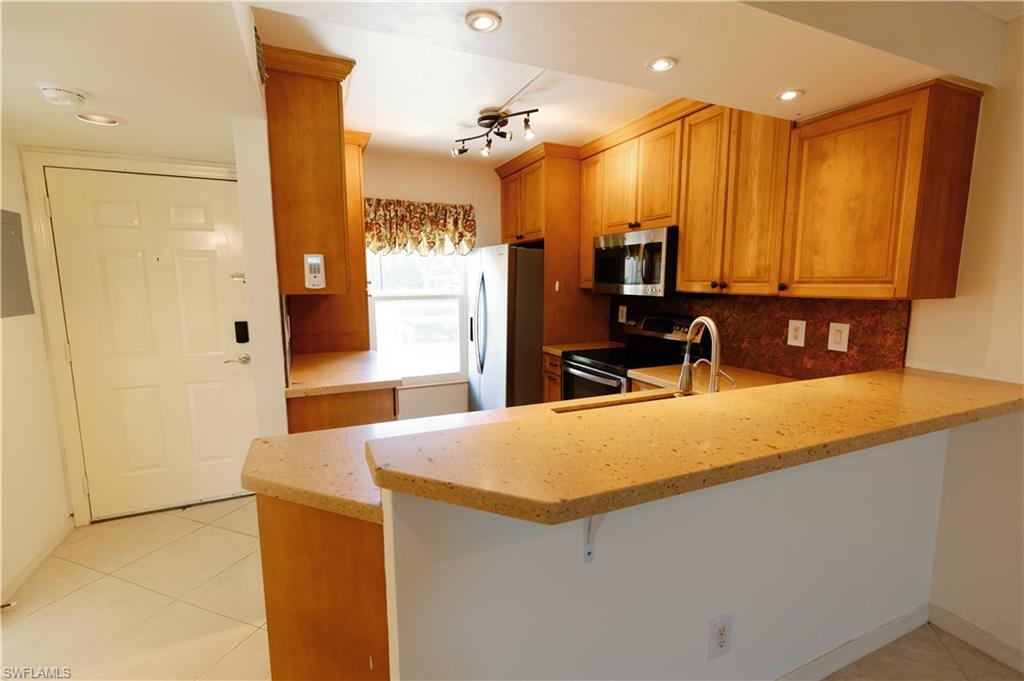 1015 Mainsail DR 103