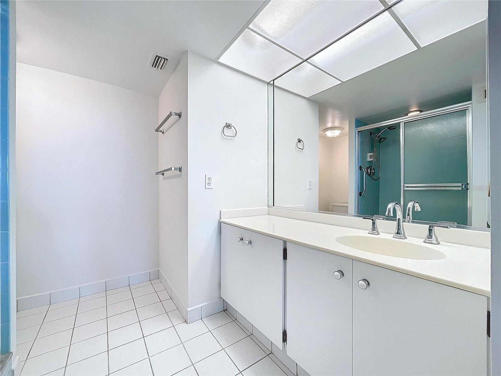 220 BELLEVIEW BLVD #609