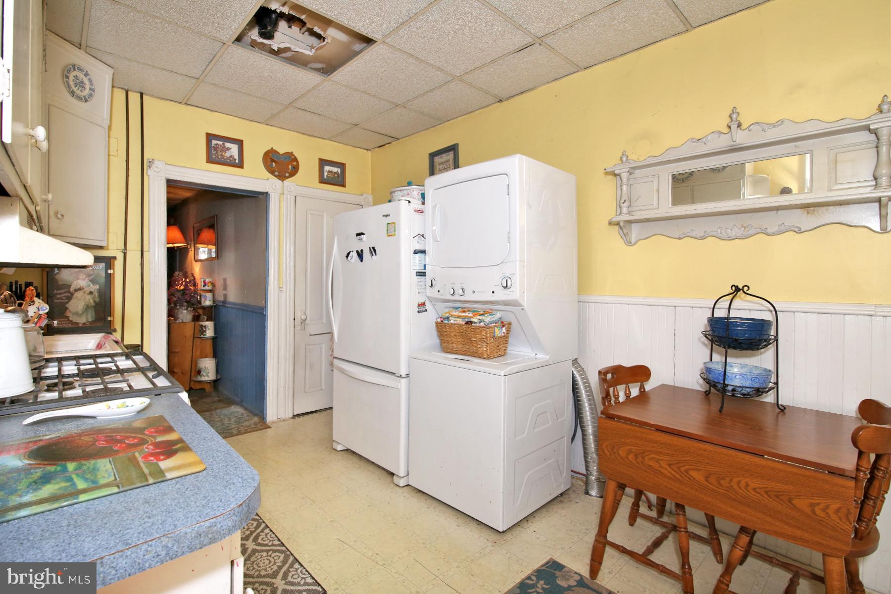 240 E High St