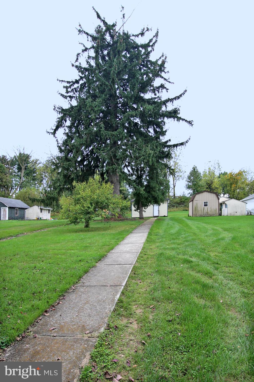 240 E High St