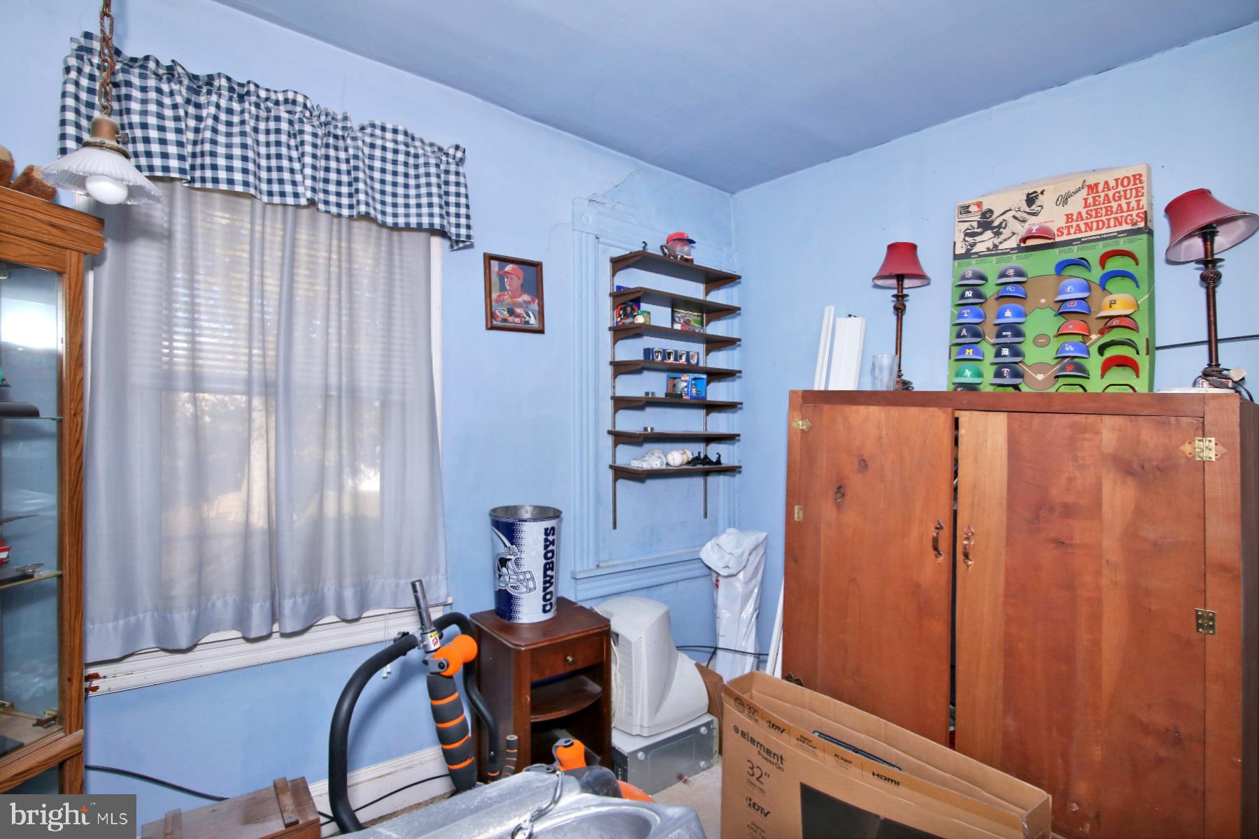 240 E High St