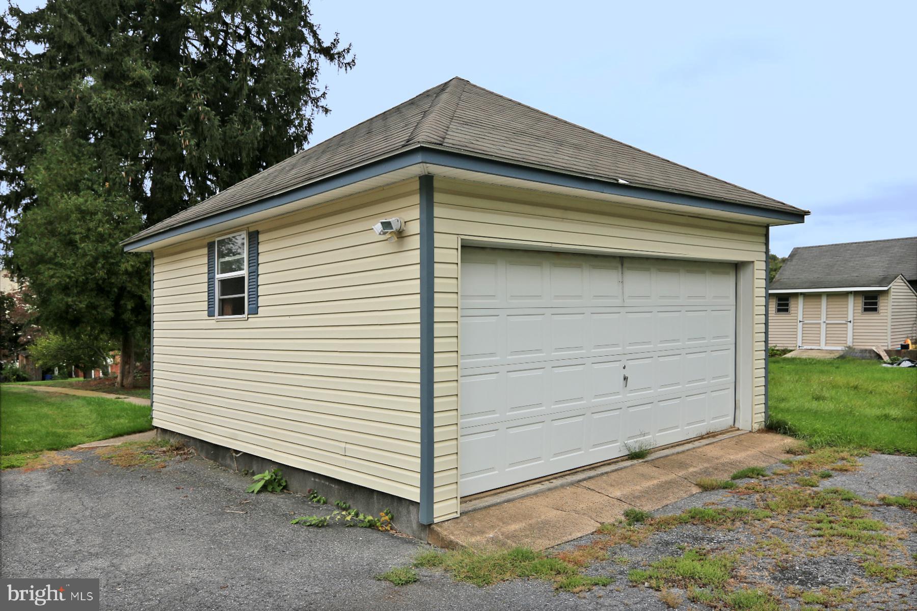 240 E High St