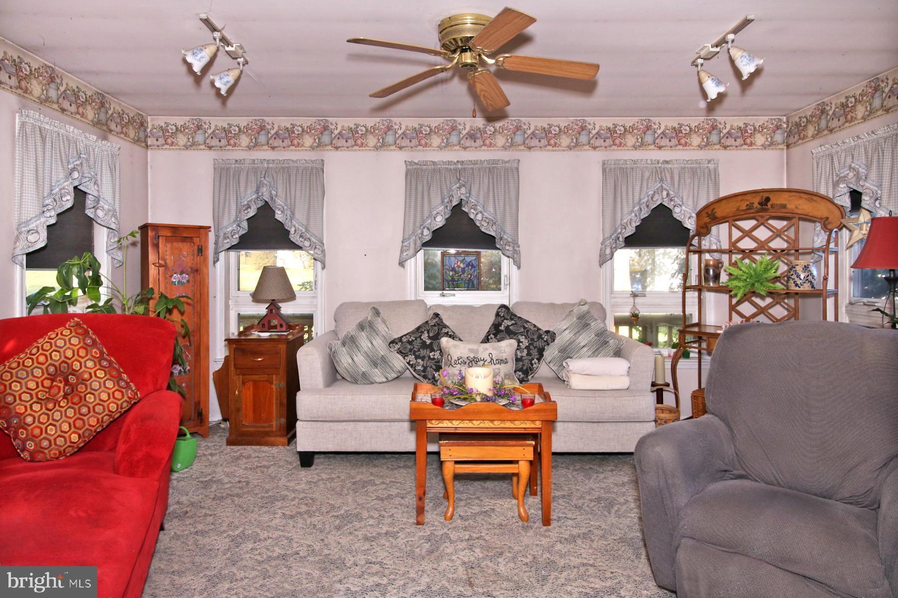 240 E High St