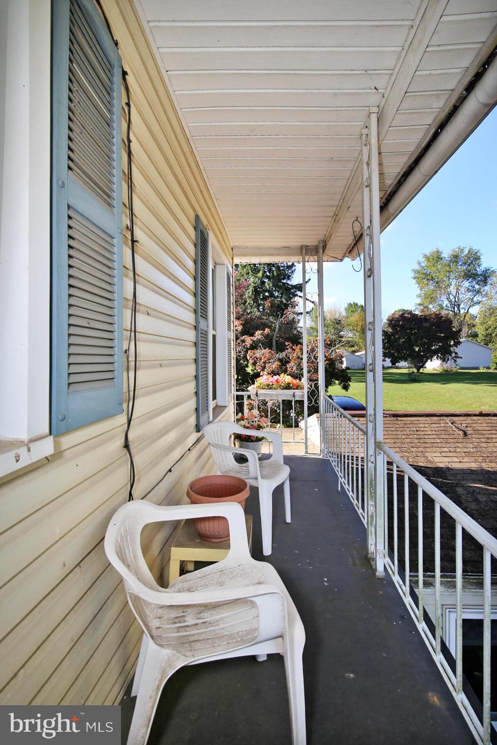 240 E High St