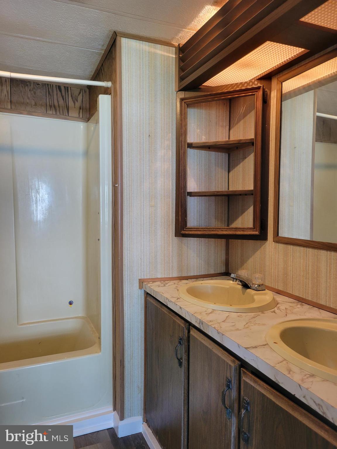 93 Oak Knoll Cir