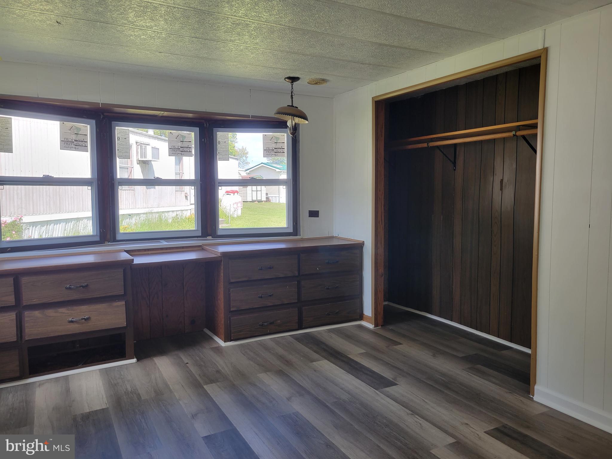93 Oak Knoll Cir