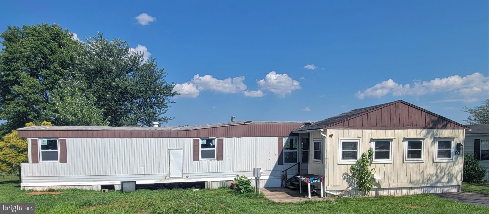 93 Oak Knoll Cir