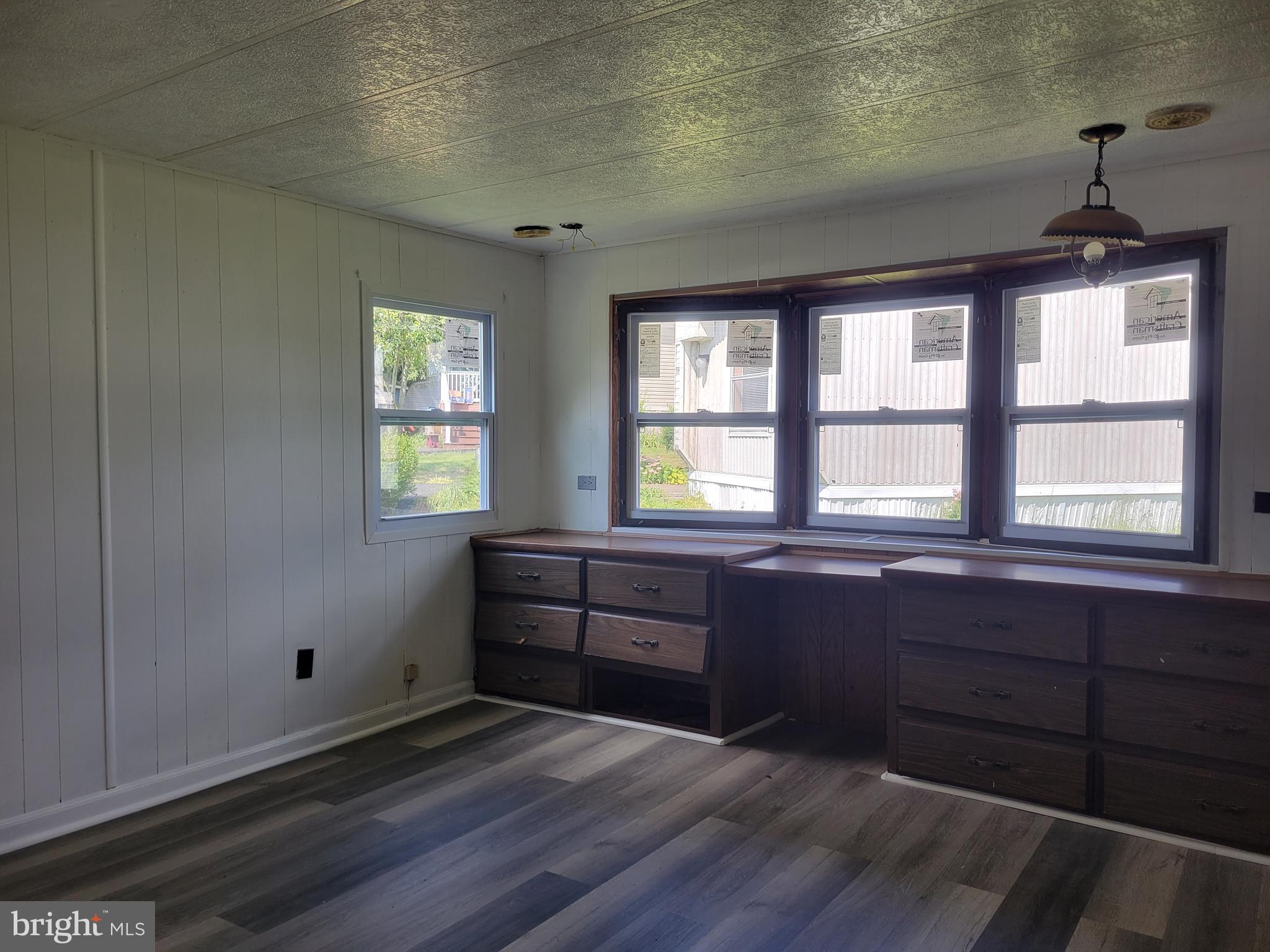 93 Oak Knoll Cir