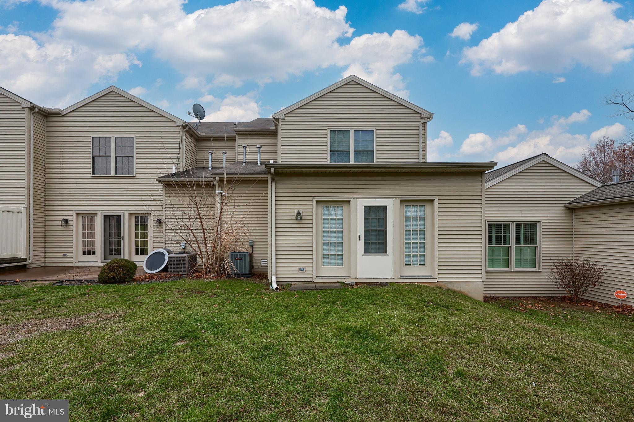 773 Creekside Dr