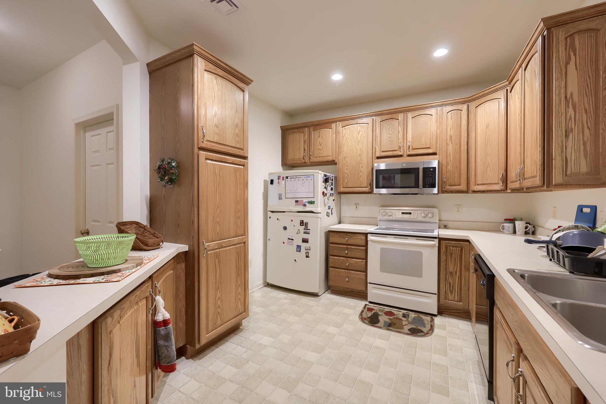 773 Creekside Dr
