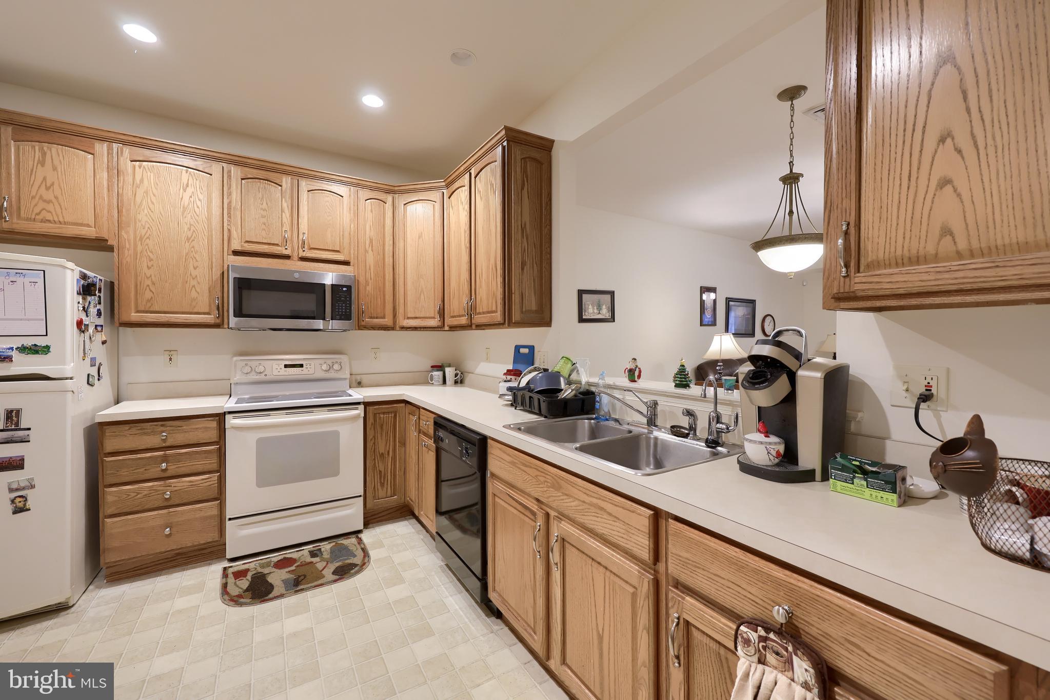 773 Creekside Dr