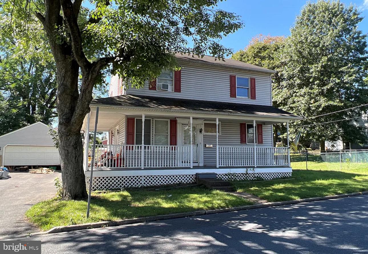 213 Redwood St