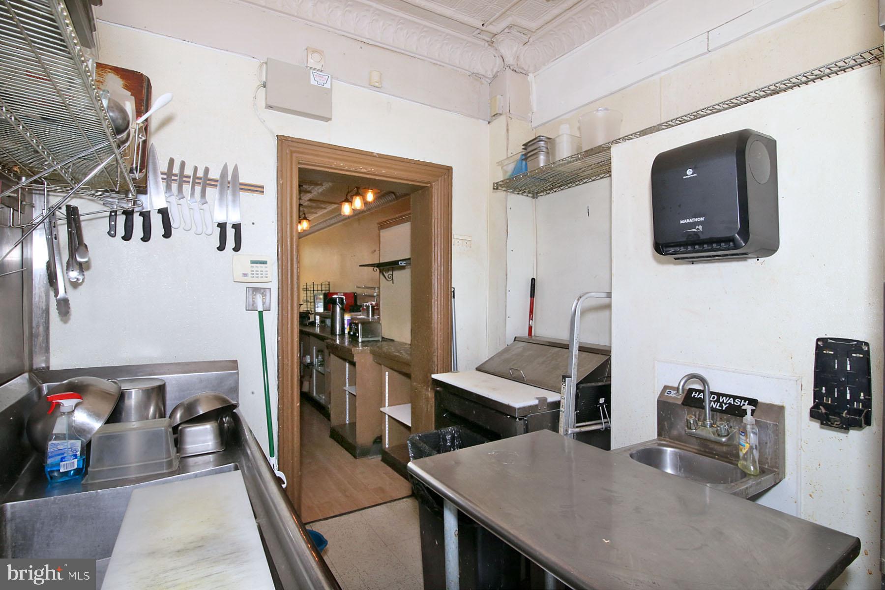 512 N 3RD STREET