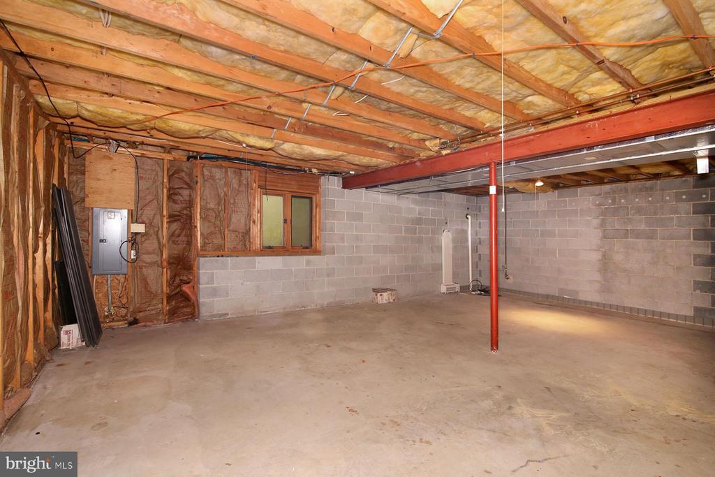 875 VERDEN DRIVE