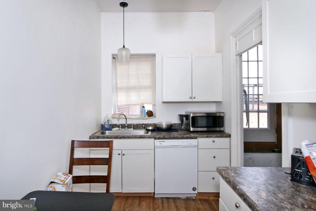 512 N 3RD STREET