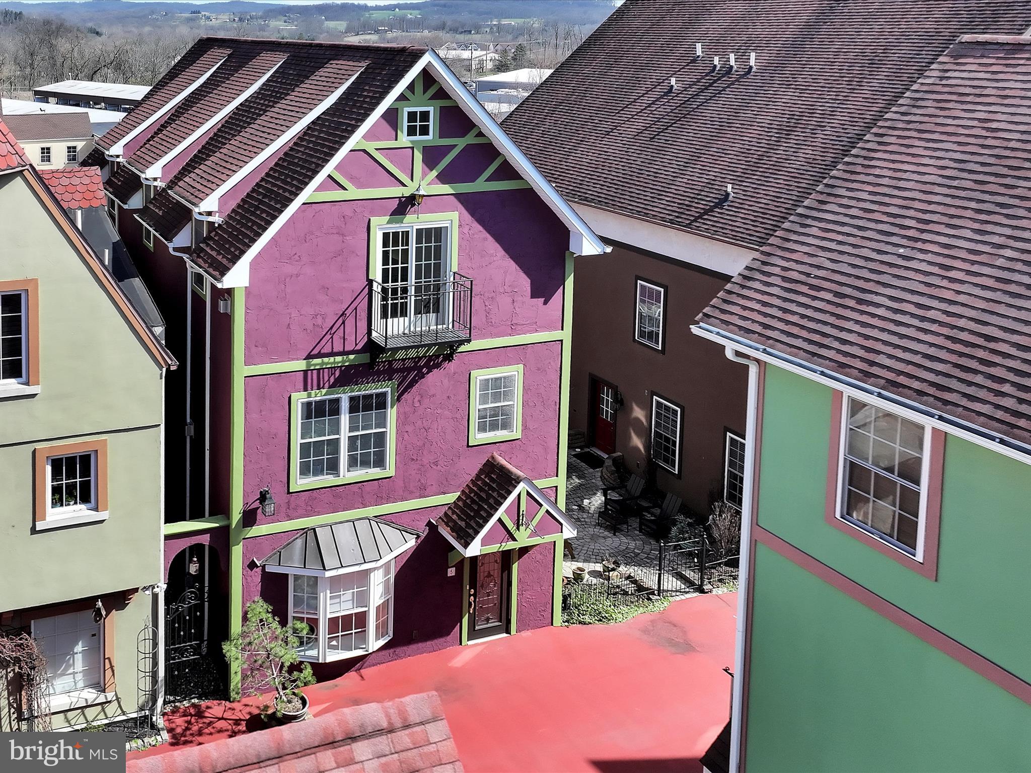 5 S Village Cir