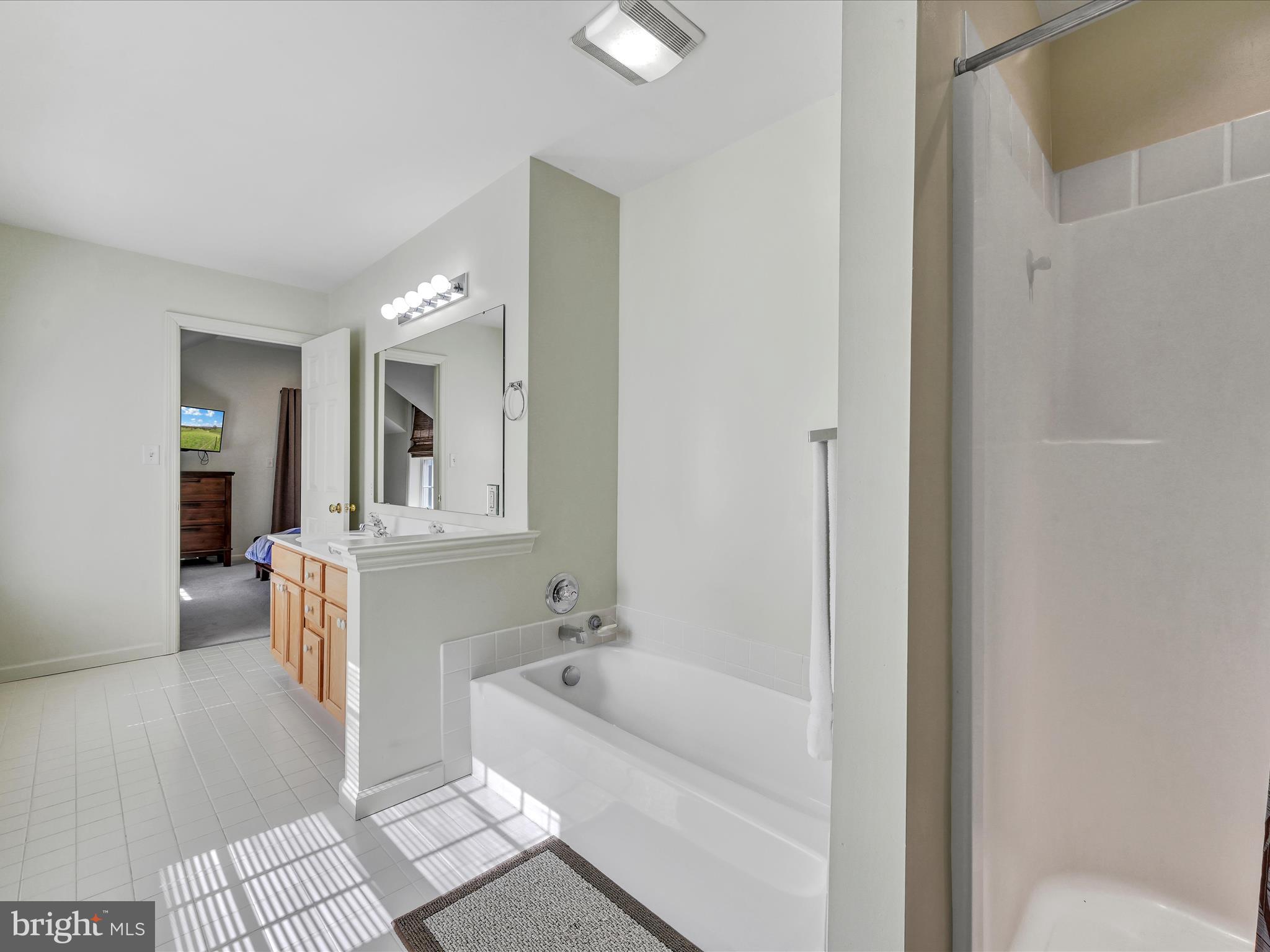 5 S Village Cir
