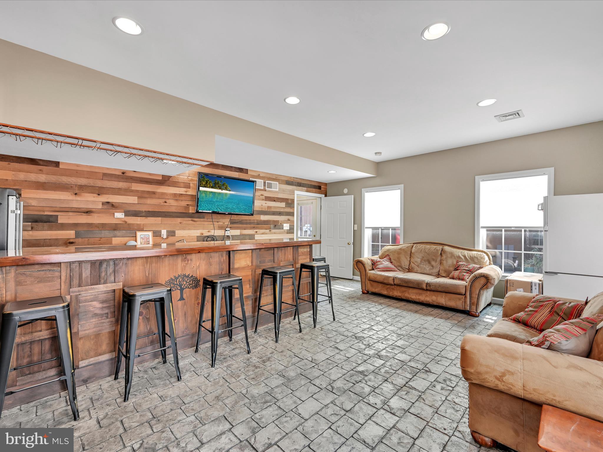 5 S Village Cir