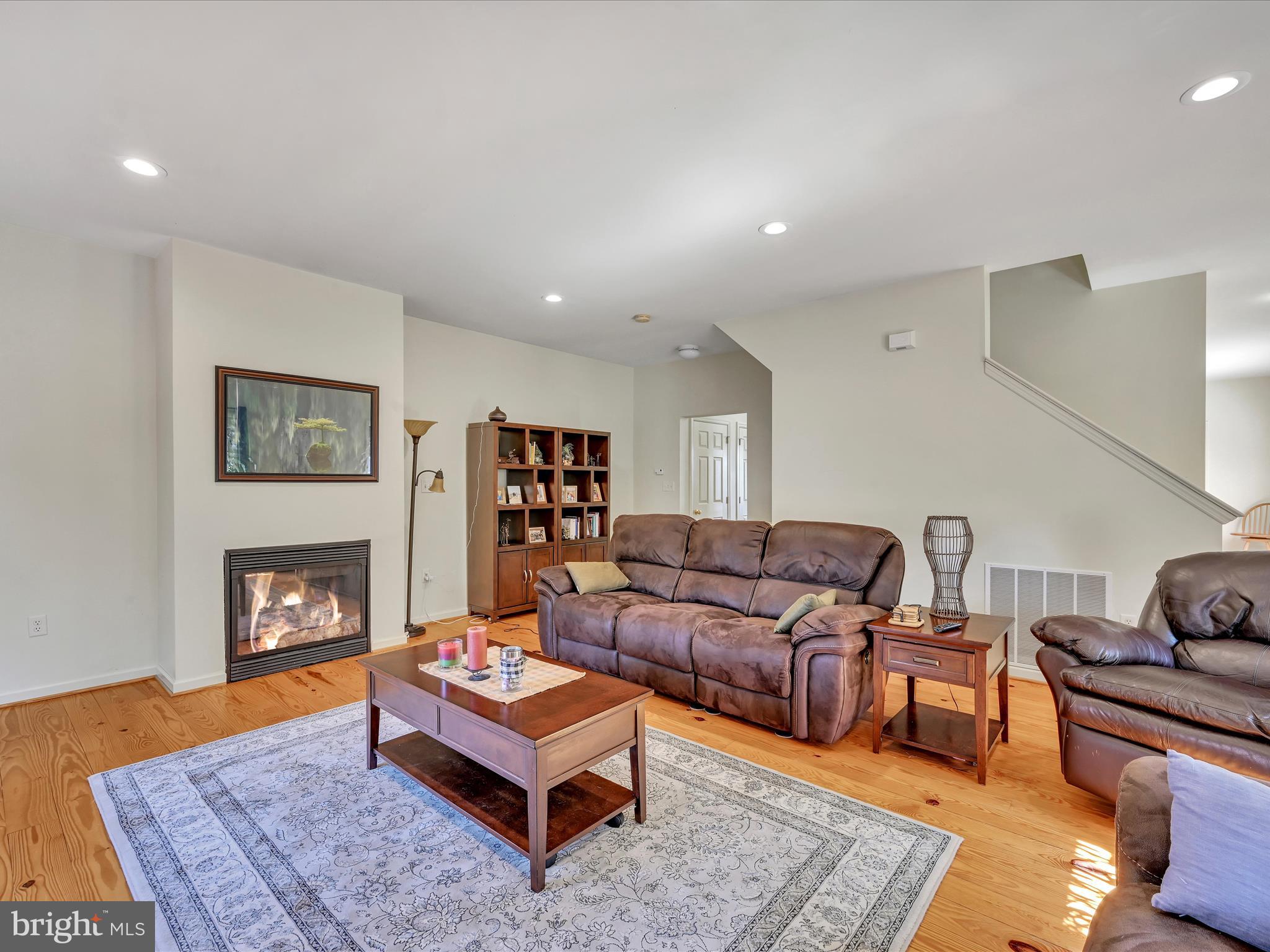 5 S Village Cir