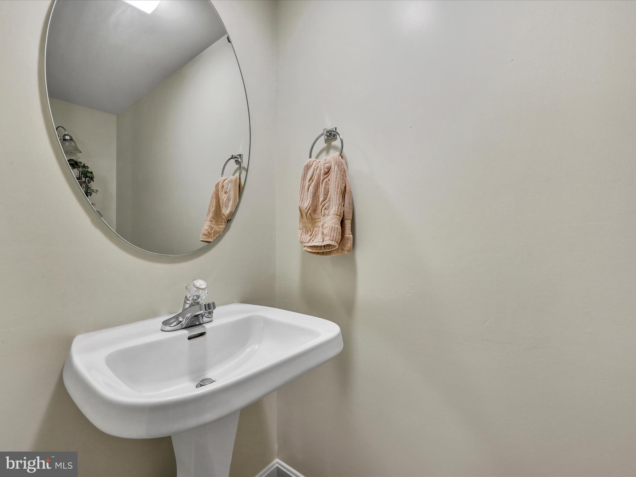 5 S Village Cir