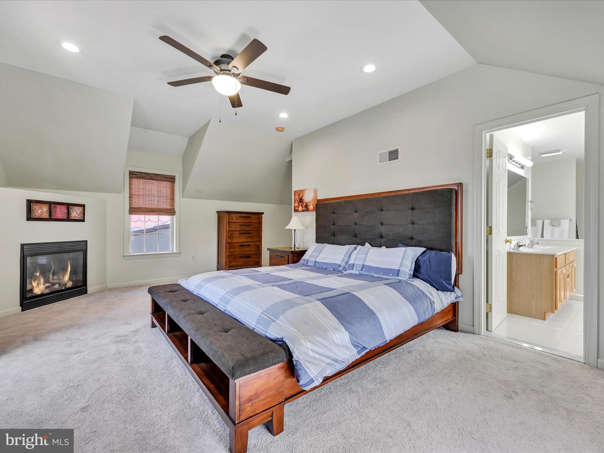 5 S Village Cir