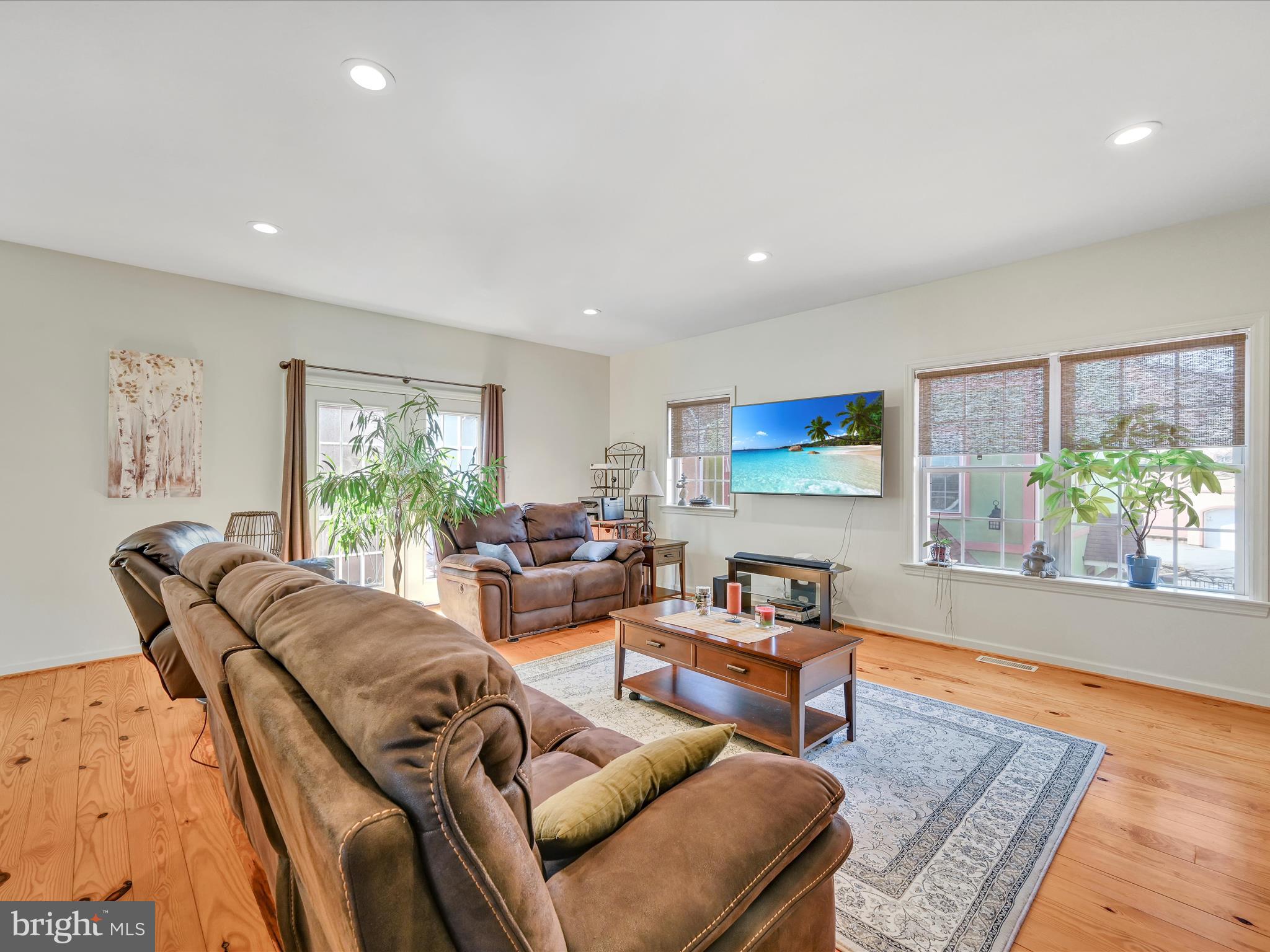 5 S Village Cir