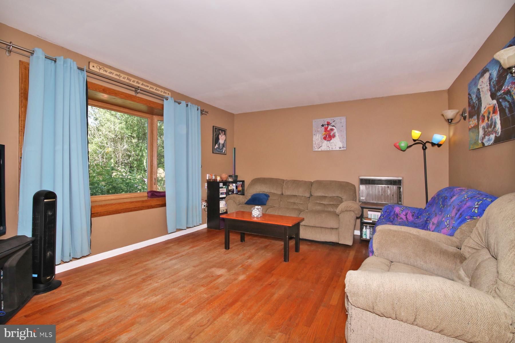 3 Edgemore Dr