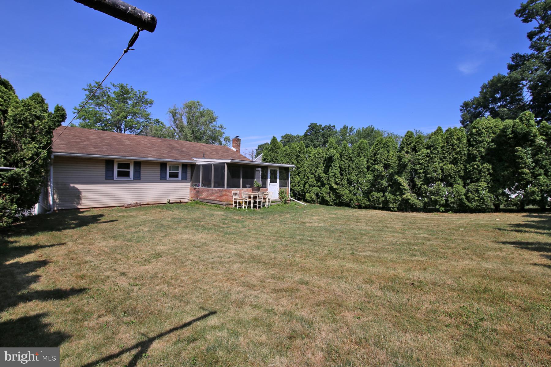 3 Edgemore Dr