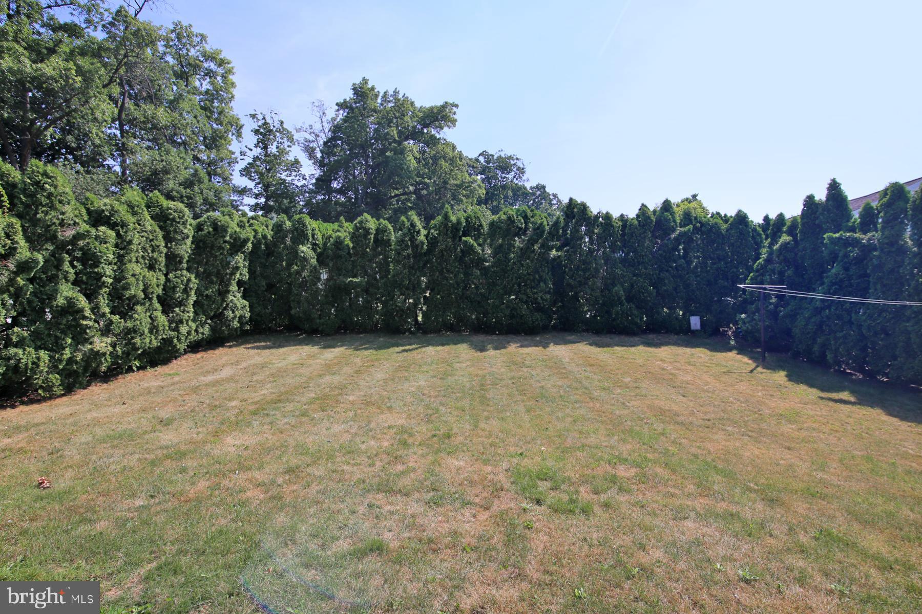 3 Edgemore Dr