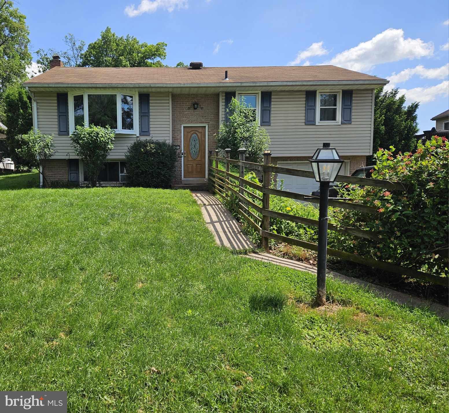 3 Edgemore Dr