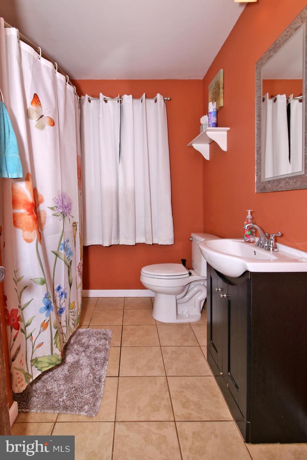 3 Edgemore Dr