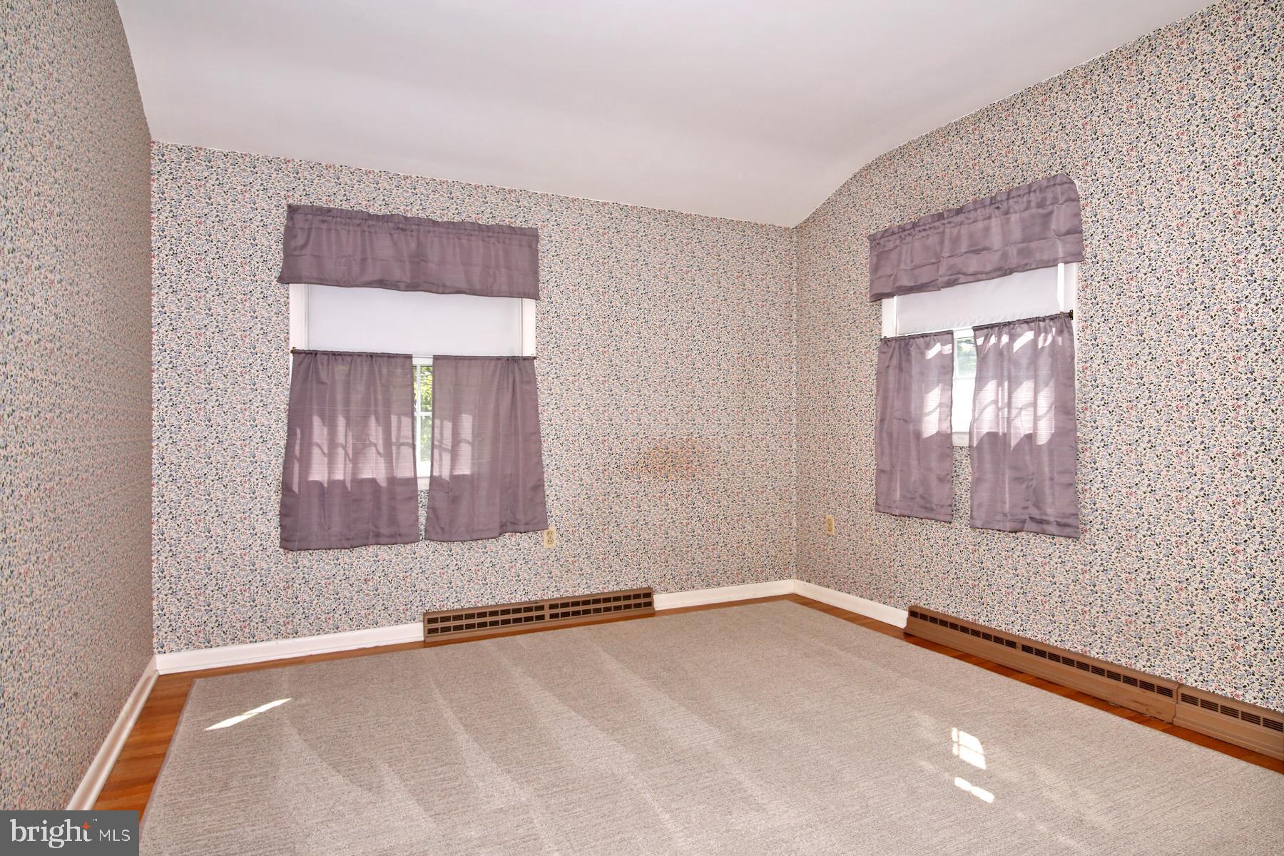 1174 W Main St