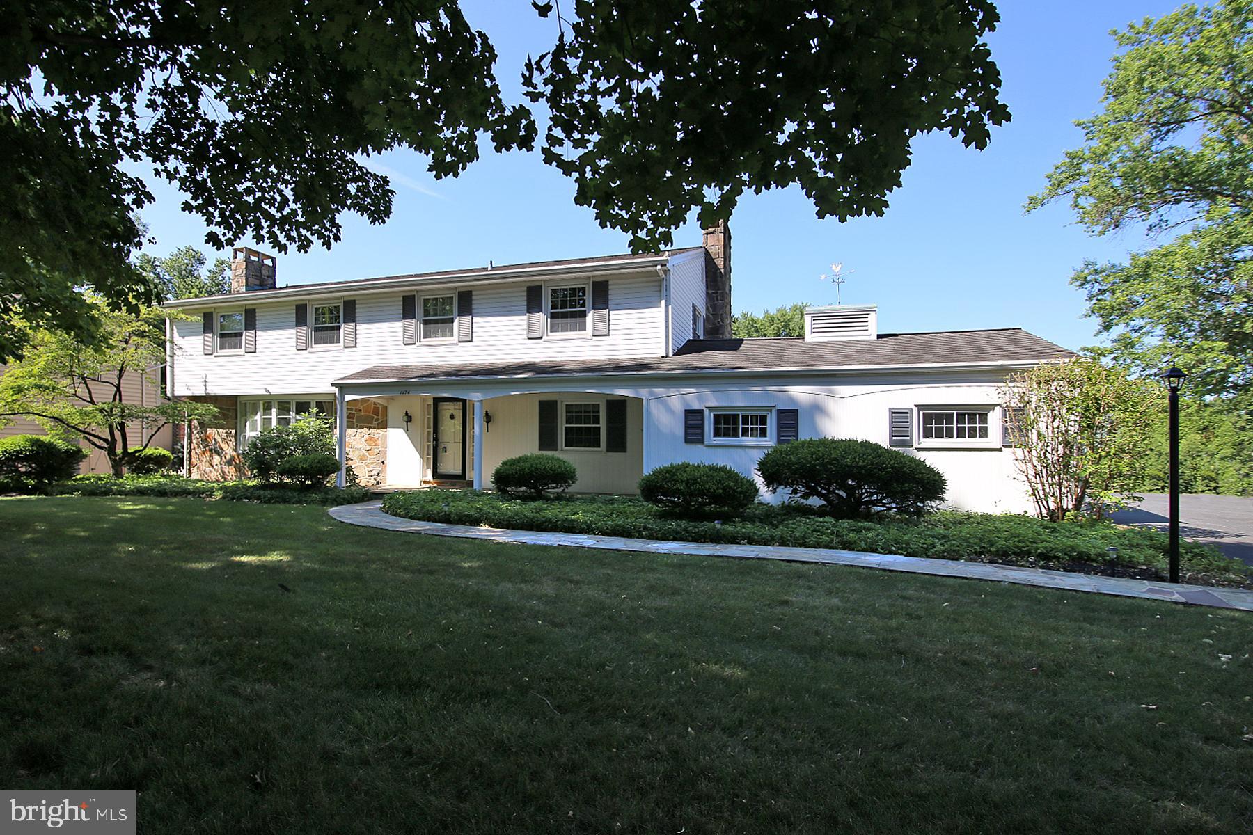 1174 W Main St