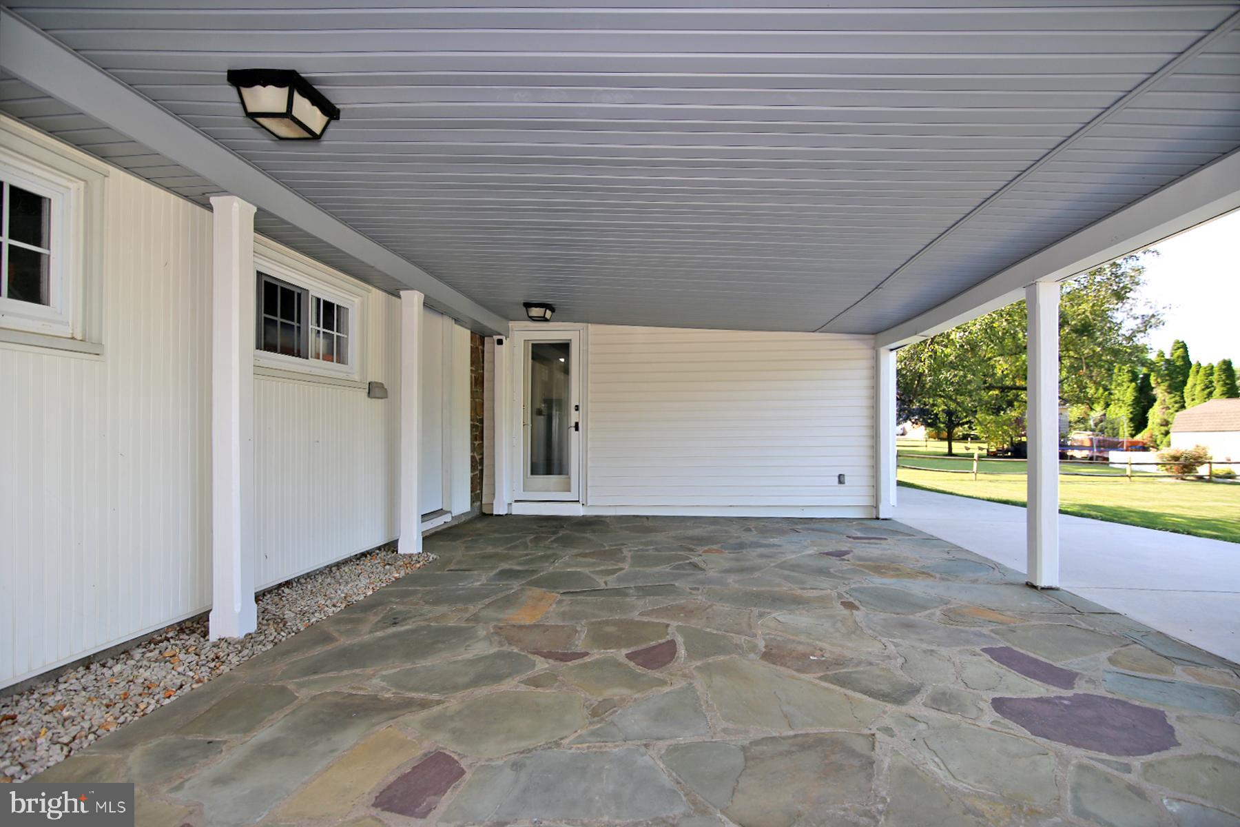1174 W Main St