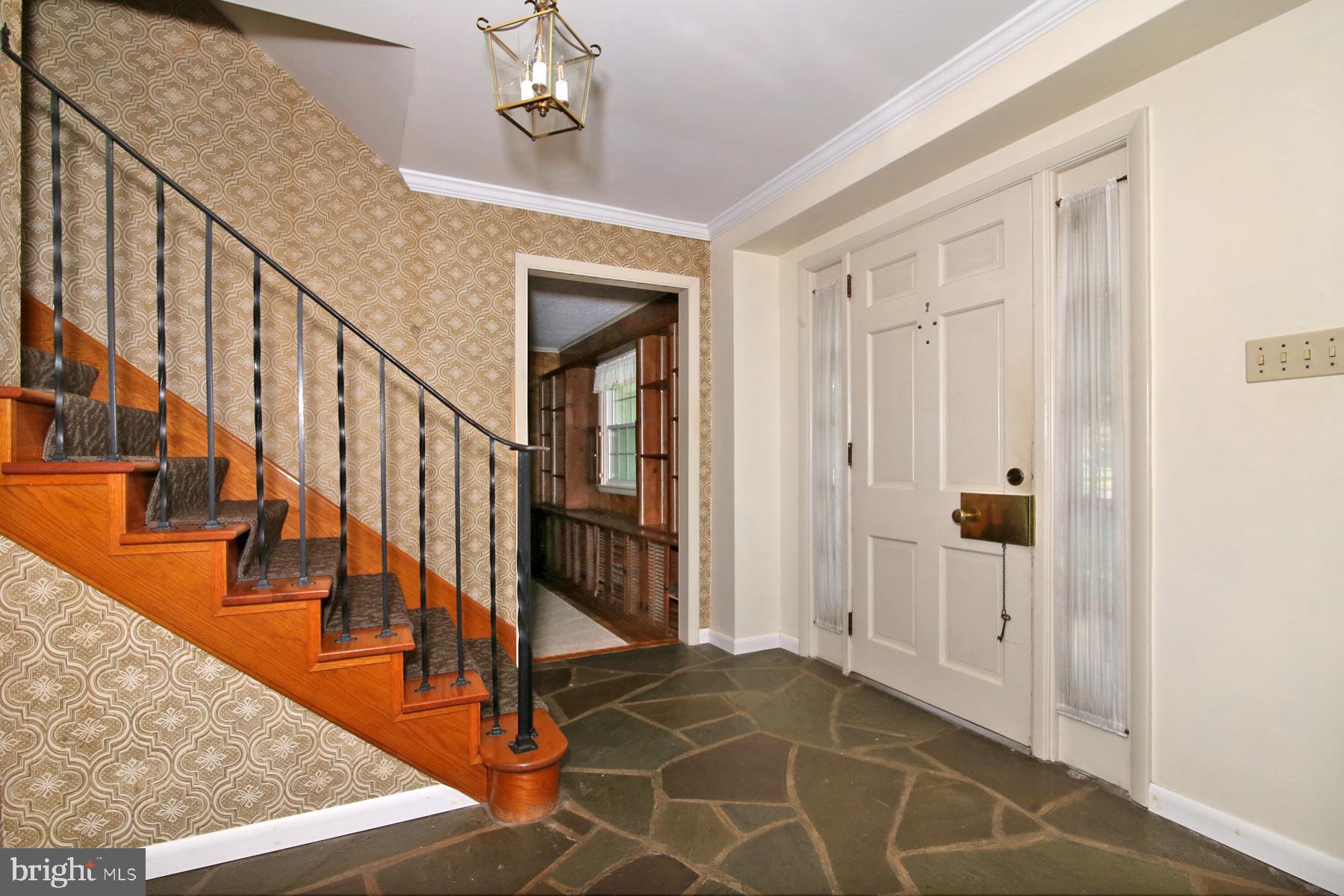 1174 W Main St