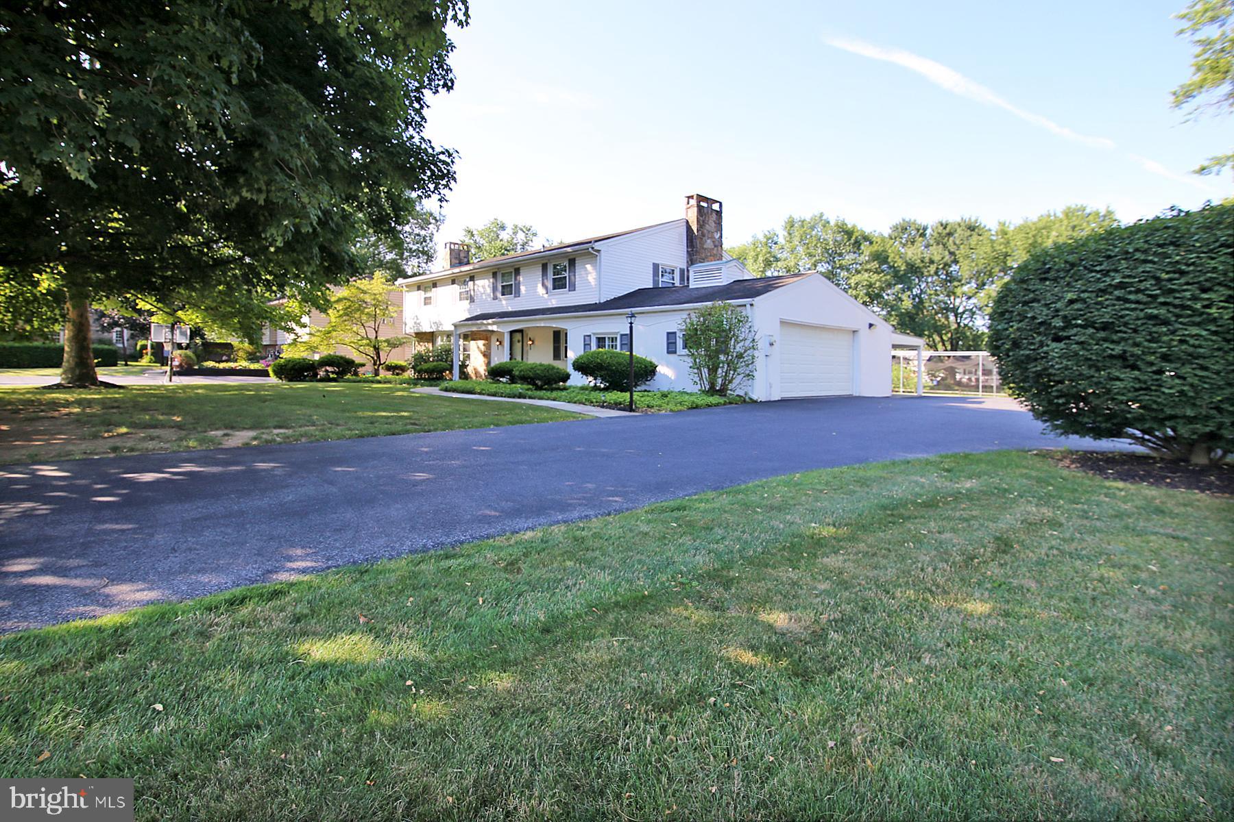 1174 W Main St
