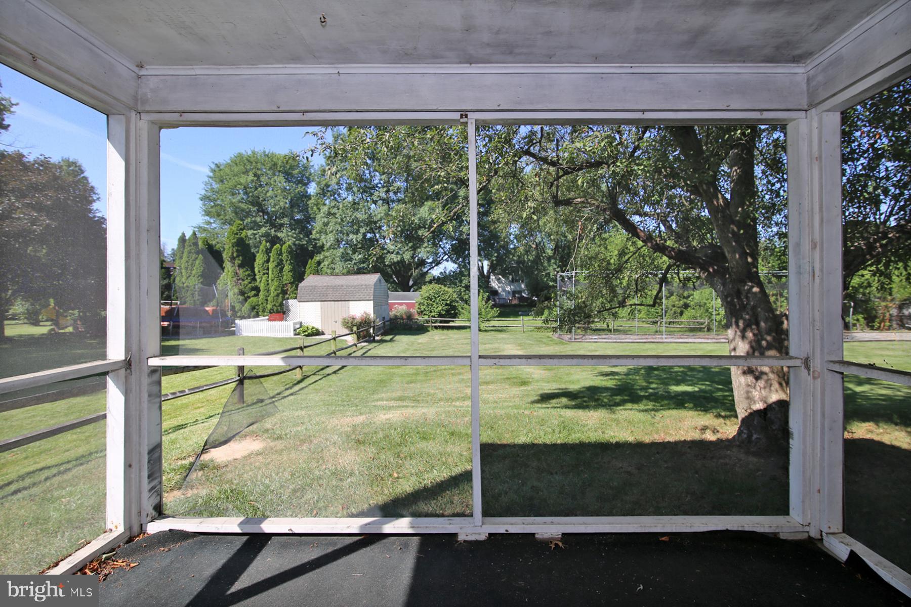 1174 W Main St