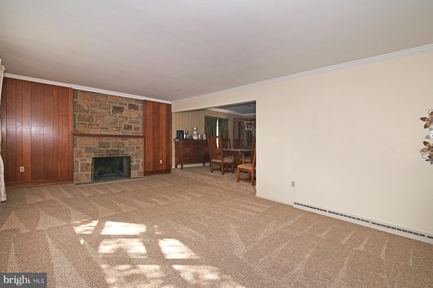 1174 W Main St