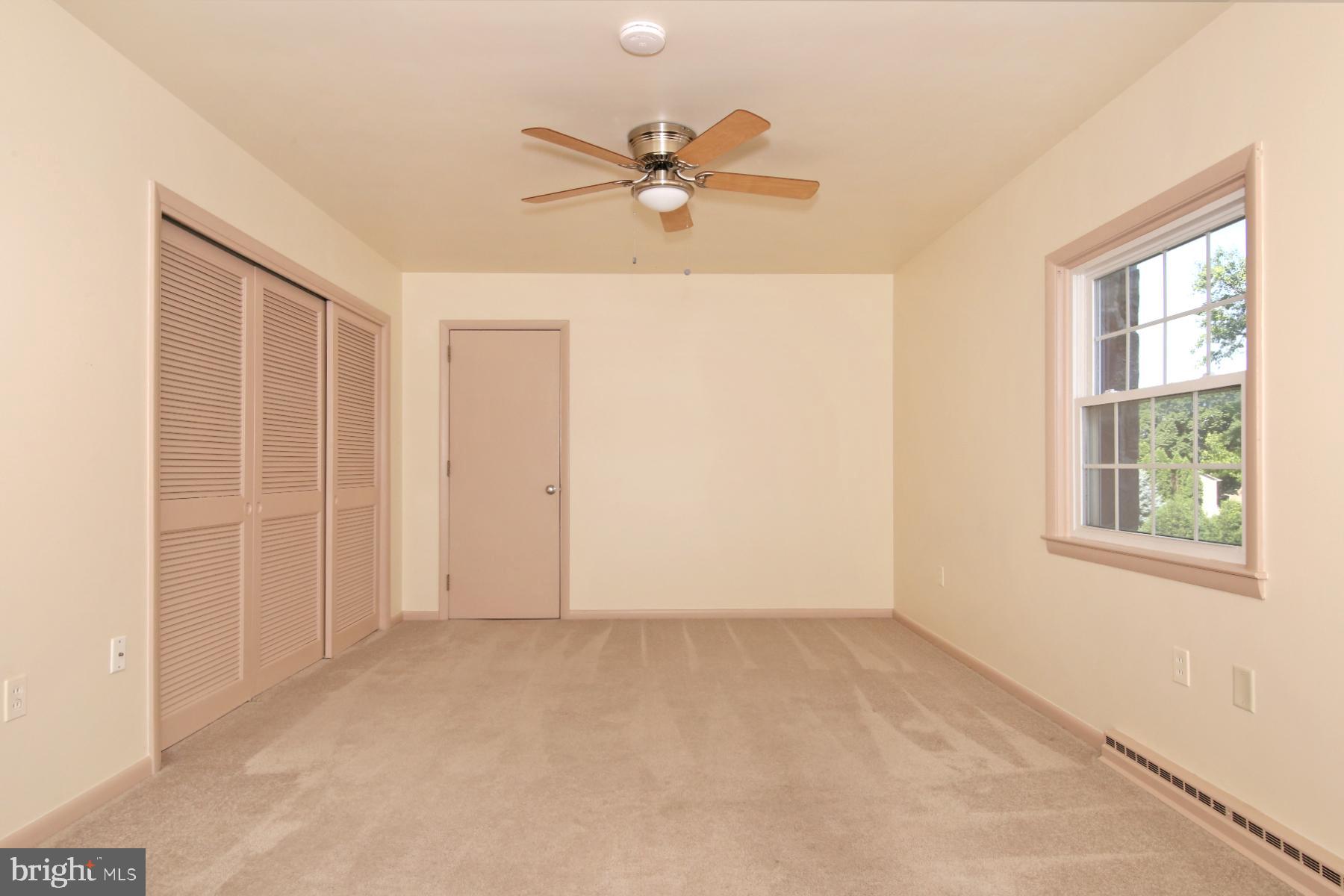 1174 W Main St