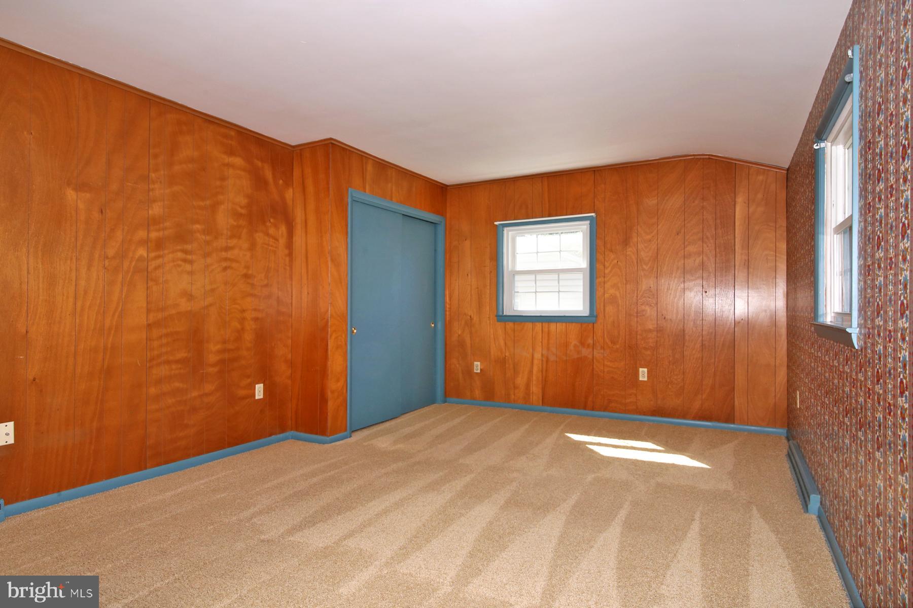 1174 W Main St