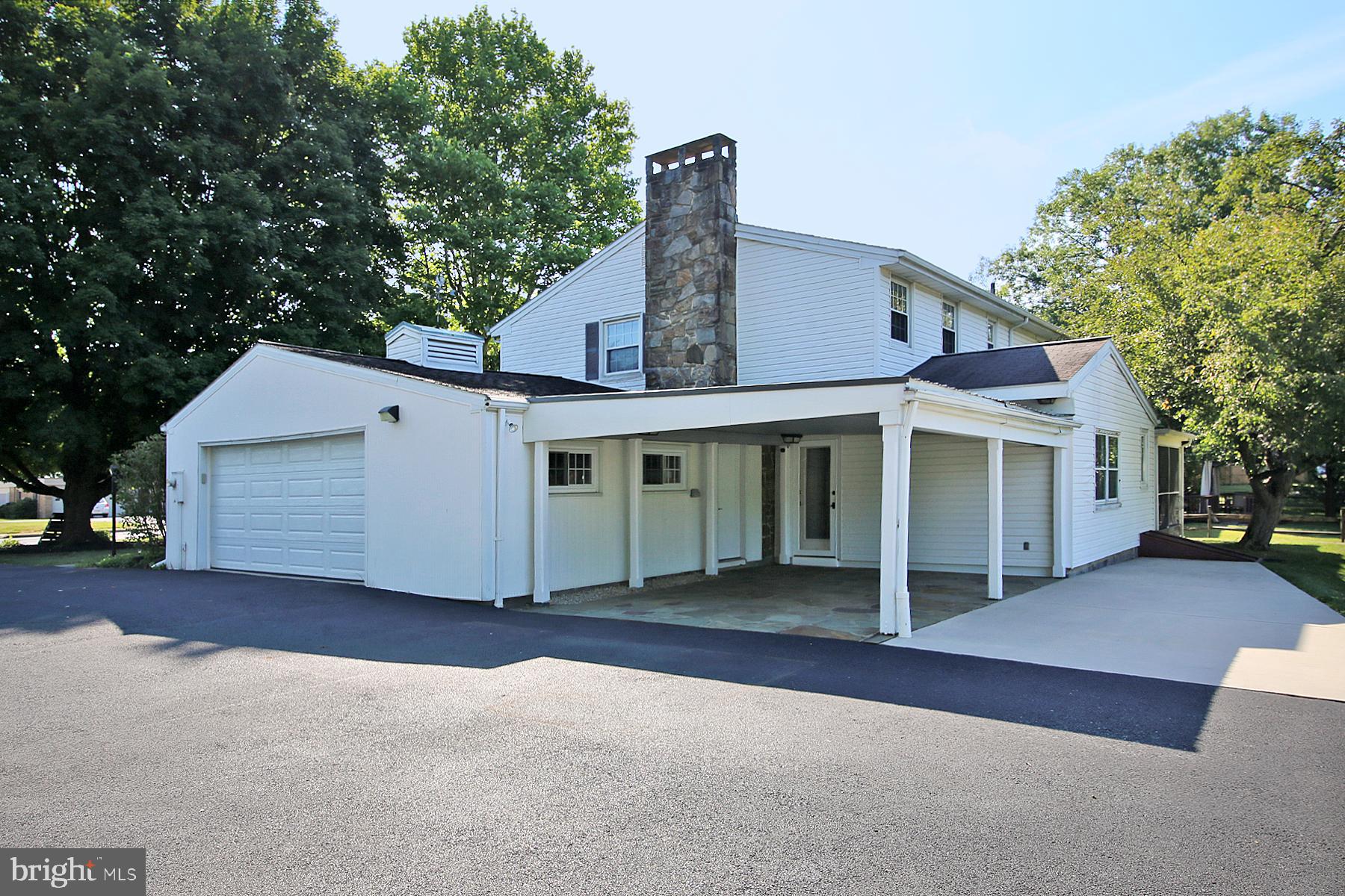1174 W Main St