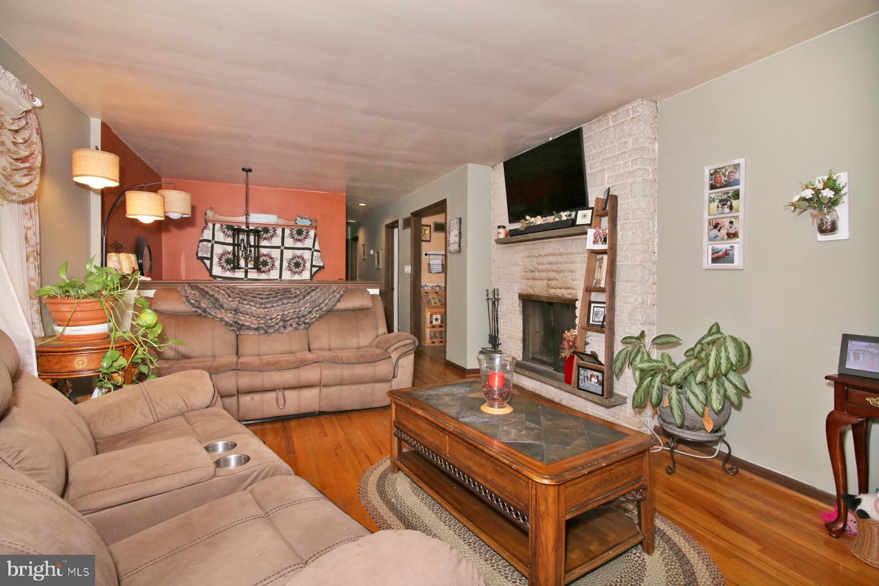 126 N Maple St