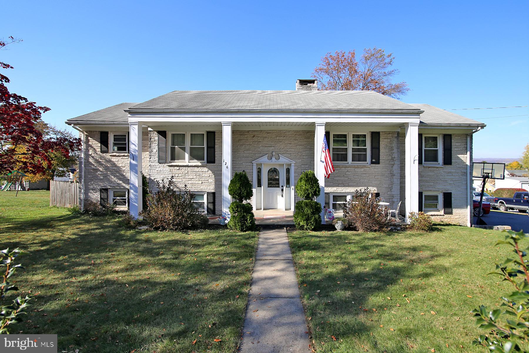 126 N Maple St