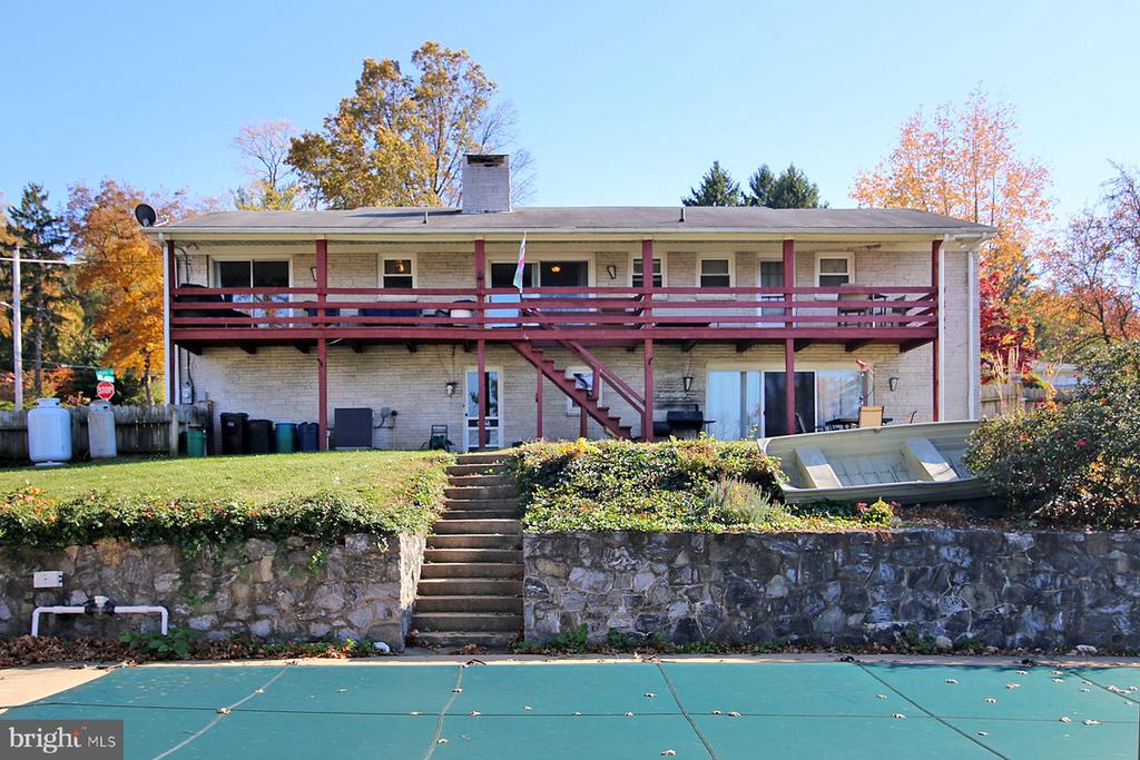 126 N Maple St