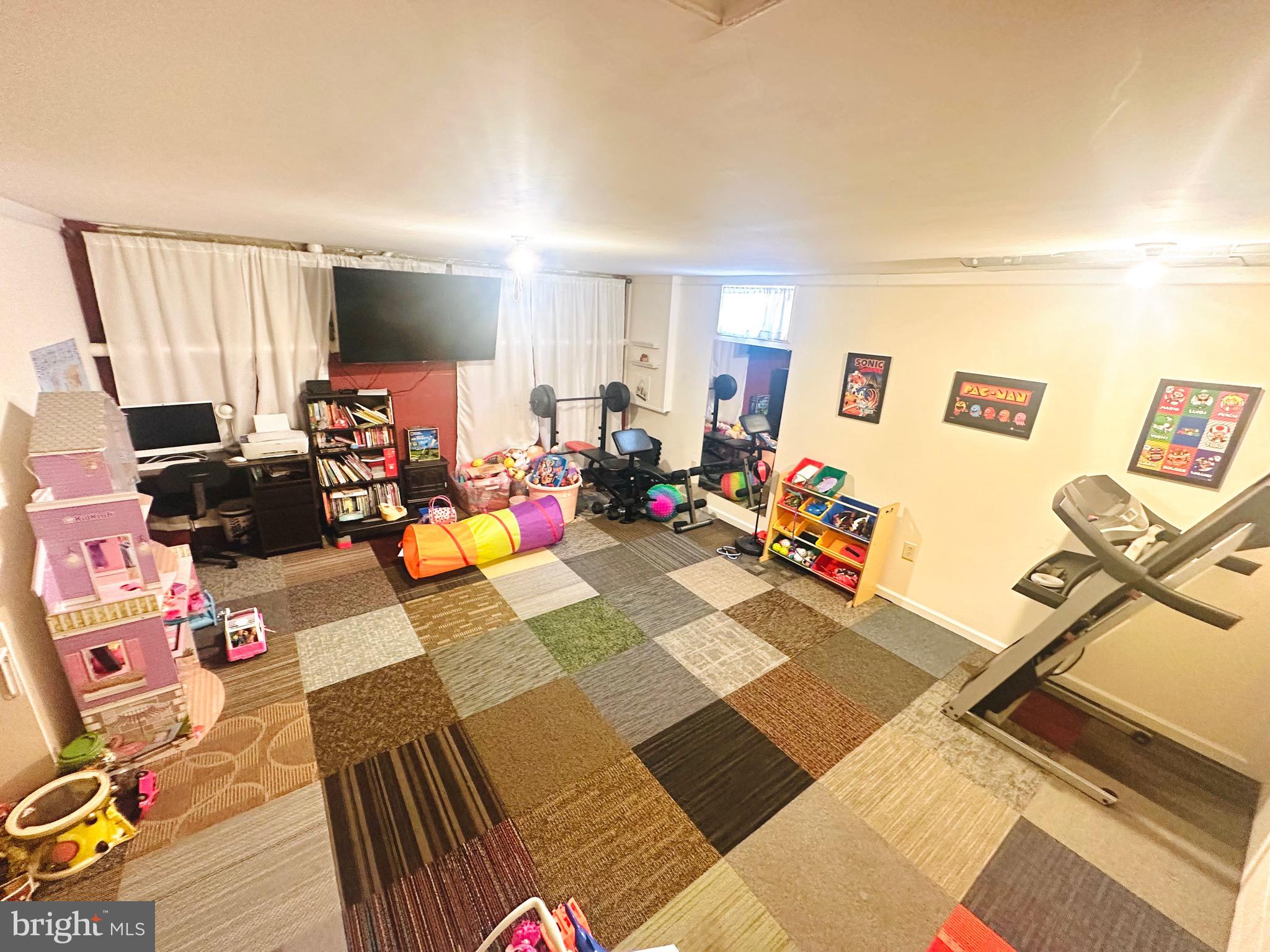 1927 Carlton Dr