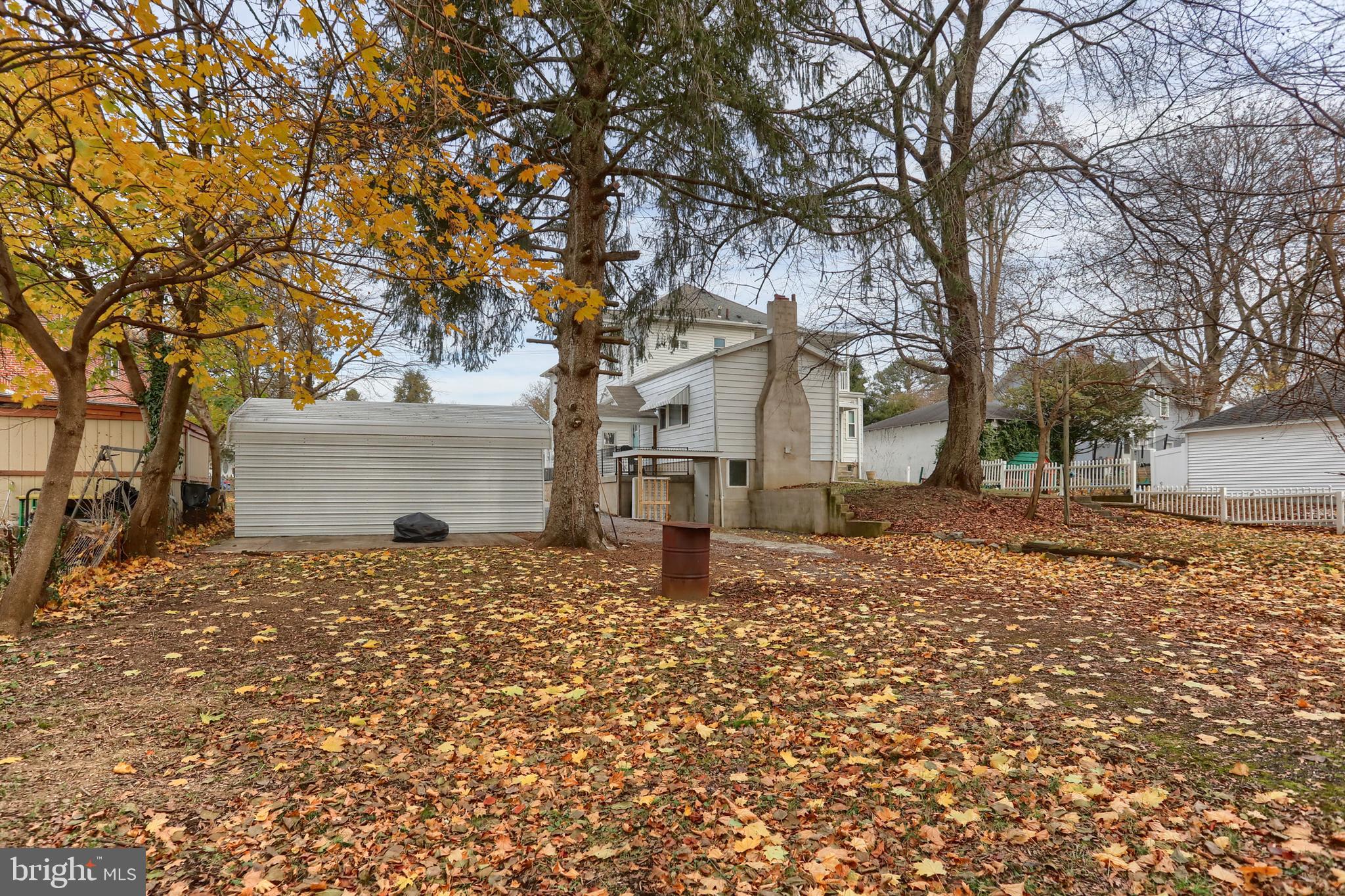 44 E Locust St